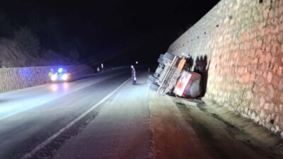 Ercan KOLKU/ EMET (Kütahya), – KÜTAHYA’nın Emet ilçesinde devrilen asit