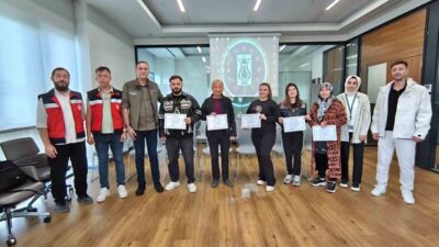 Kütahya’da faaliyet gösteren ev hayvanı satış yeri sahiplerine yönelik eğitim