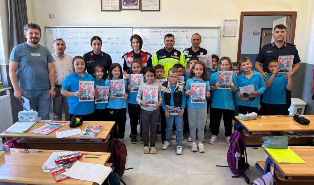 Kütahya’da jandarma trafik ekipleri tarafından “Güvenli Okul Güvenli Gelecek” projesi