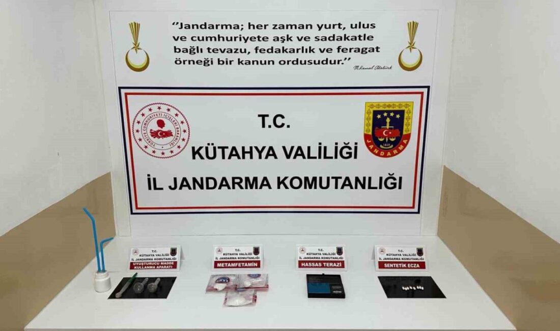 Kütahya’da jandarma ekipleri tarafından düzenlenen uyuşturucu operasyonunda uyuşturucu madde ve