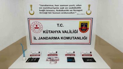 Kütahya’da jandarma ekipleri tarafından düzenlenen uyuşturucu operasyonunda uyuşturucu madde ve