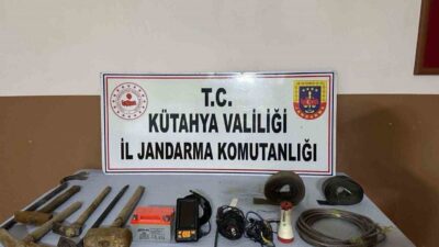 Kütahya’nın Gediz ilçesinde izinsiz tarihi eser kazısı yapan 6 şüpheli,