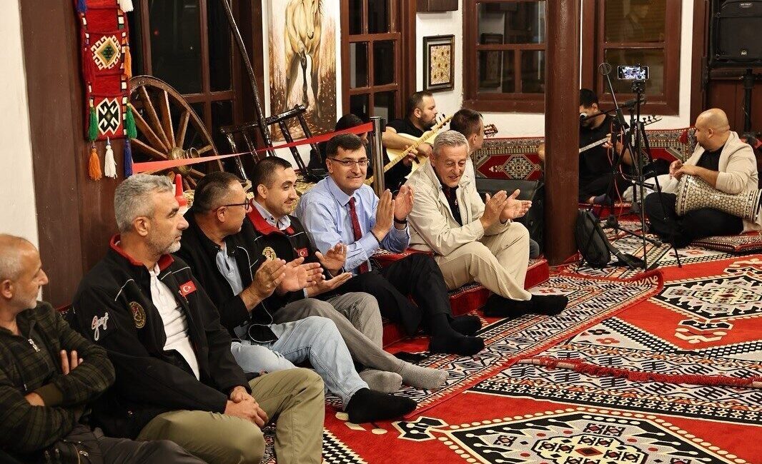 Kütahya Belediyesi, 19 Eylül Gaziler Günü kapsamında kahraman gazilere moral