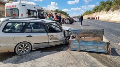 Kütahya’nın Domaniç ilçesinde meydana gelen trafik kazasında 2 kişi yaralandı.