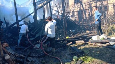 Tuna İŞLEYEN/ TAVŞANLI (Kütahya), – KÜTAHYA’nın Tavşanlı ilçesinde park halindeki