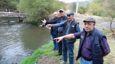 Kütahya merkeze bağlı Ahmetoğlu köyü Beşdeğirmenler Mahallesi sakinleri, Porsuk Çayı’na