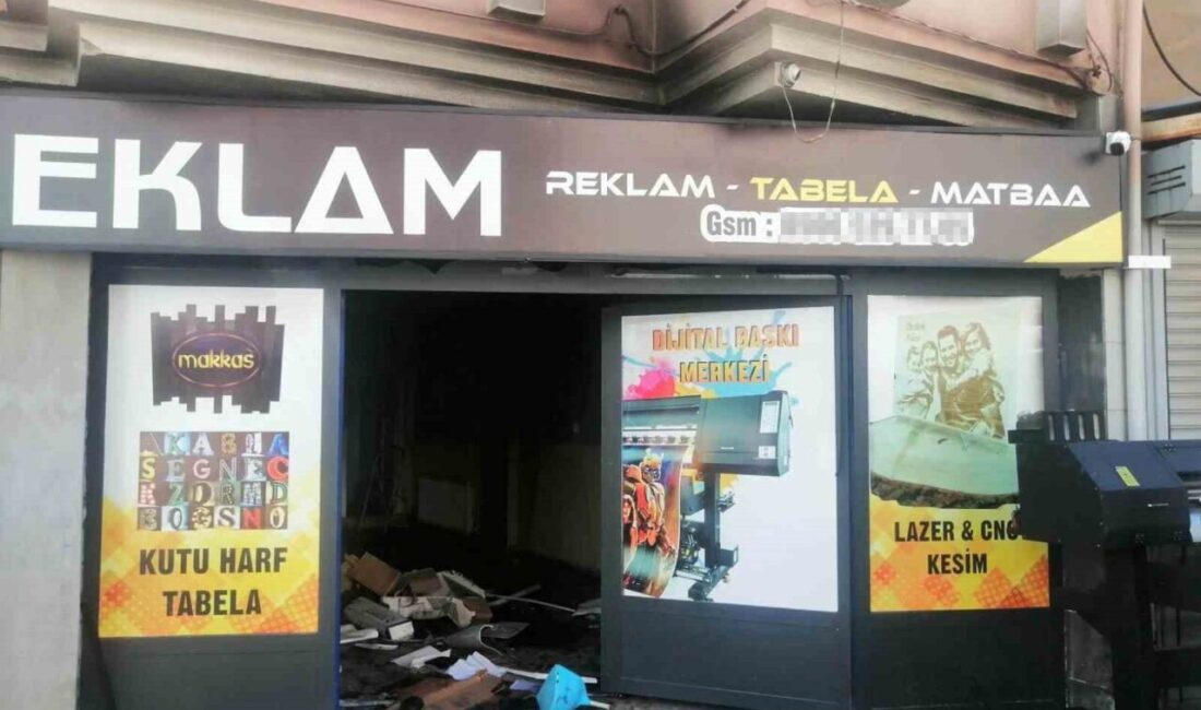 Kütahya’nın Simav ilçesinde bir iş yerinde çıkan yangın, itfaiyenin zamanında