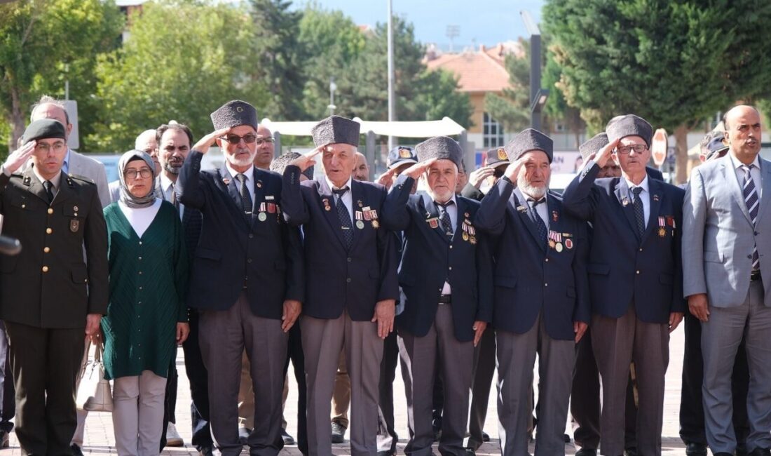 Kütahya’nın Tavşanlı ilçesinde, 19 Eylül Gaziler Günü münasebetiyle resmi bir