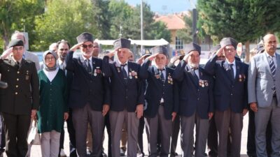 Kütahya’nın Tavşanlı ilçesinde, 19 Eylül Gaziler Günü münasebetiyle resmi bir