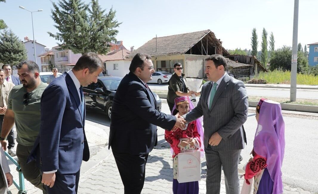 Kütahya Valisi Musa Işın, ilçe programı kapsamında Pazarlar’da çeşitli ziyaret