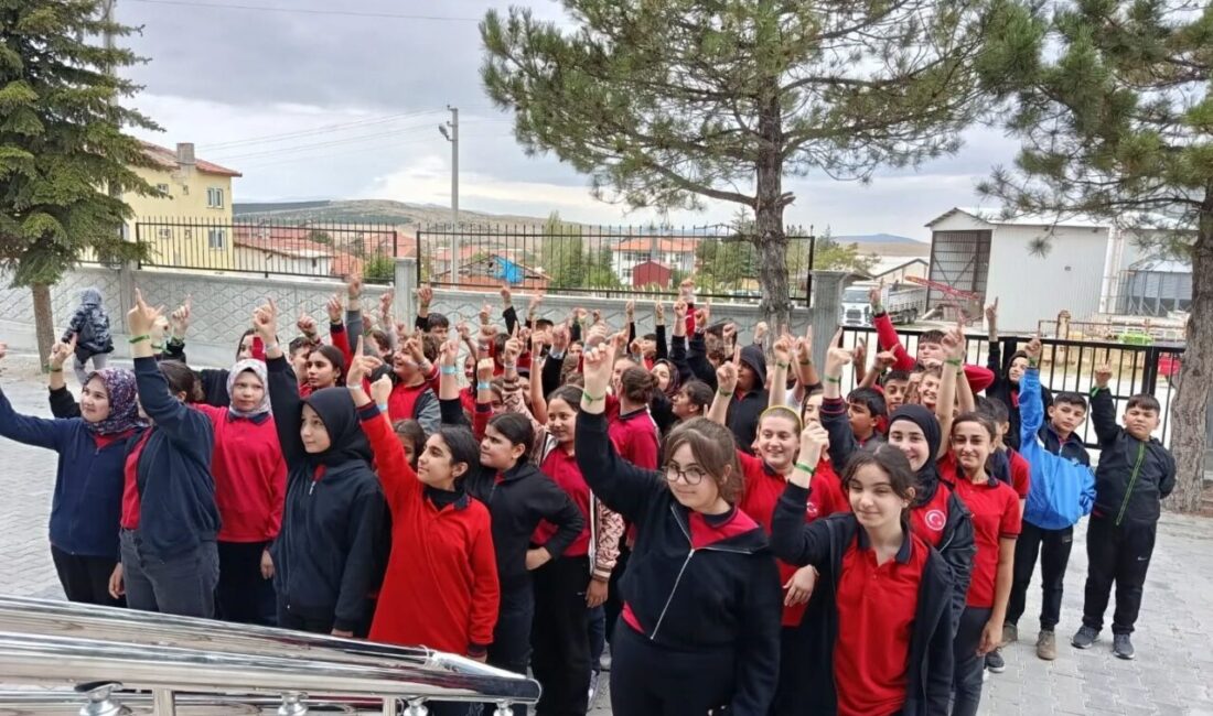 Kütahya Altıntaş Mustafa Kemal Ortaokulu öğrencileri, Filistin halkına destek olmak