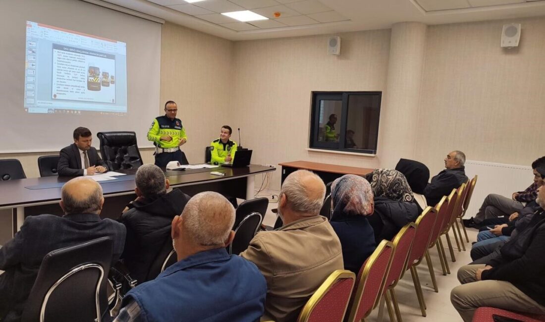 Kütahya’nın Altıntaş ilçesinde İlçe Milli Eğitim Müdürlüğü koordinesinde okul servis