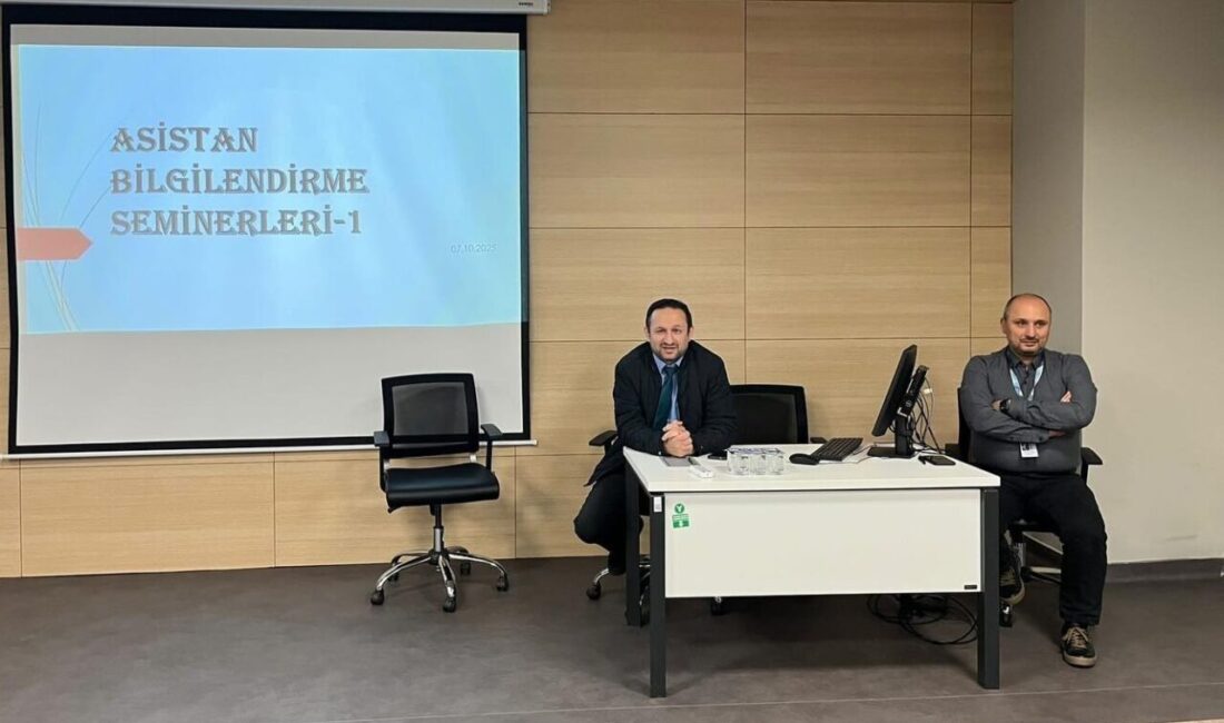 Kütahya Şehir Hastanesi’nde, asistan hekimlere yönelik düzenlenen bilgilendirme seminerlerinin ilki