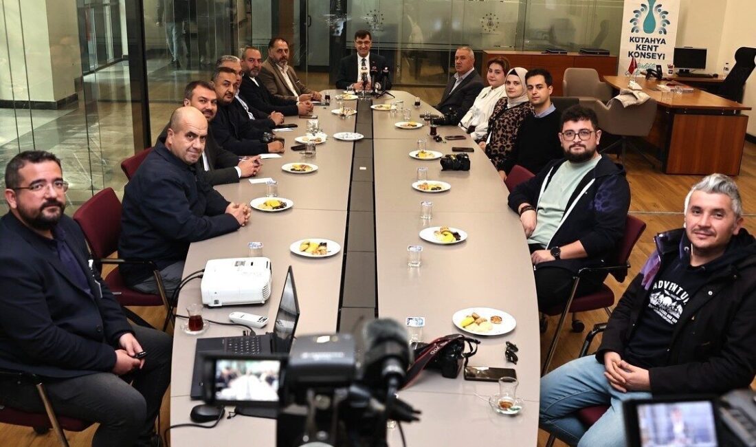Kütahya Belediye Başkanı Eyüp Kahveci, Dünya Gazeteciler Günü dolayısıyla basın
