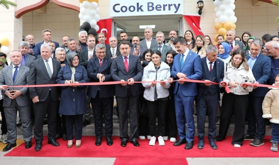 Kütahya Dumlupınar Üniversitesi (DPÜ) yerleşkesinde öğrenciler ve akademik personel için