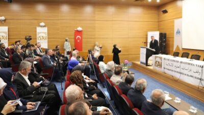 Kütahya Dumlupınar Üniversitesi’nde (DPÜ), “Postmodernizm, Toplumsal Değişim ve Din” başlıklı