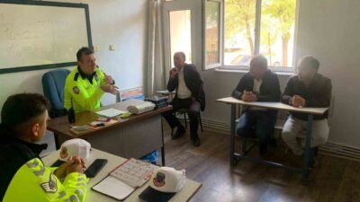 Kütahya’nın Emet İlçesinde öğrenci güvenliğini artırmak amacıyla okul servis şoförlerine