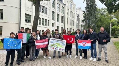 Gediz’de en çok Erasmus+ etkinliği gerçekleştiren okul unvanına sahip olan