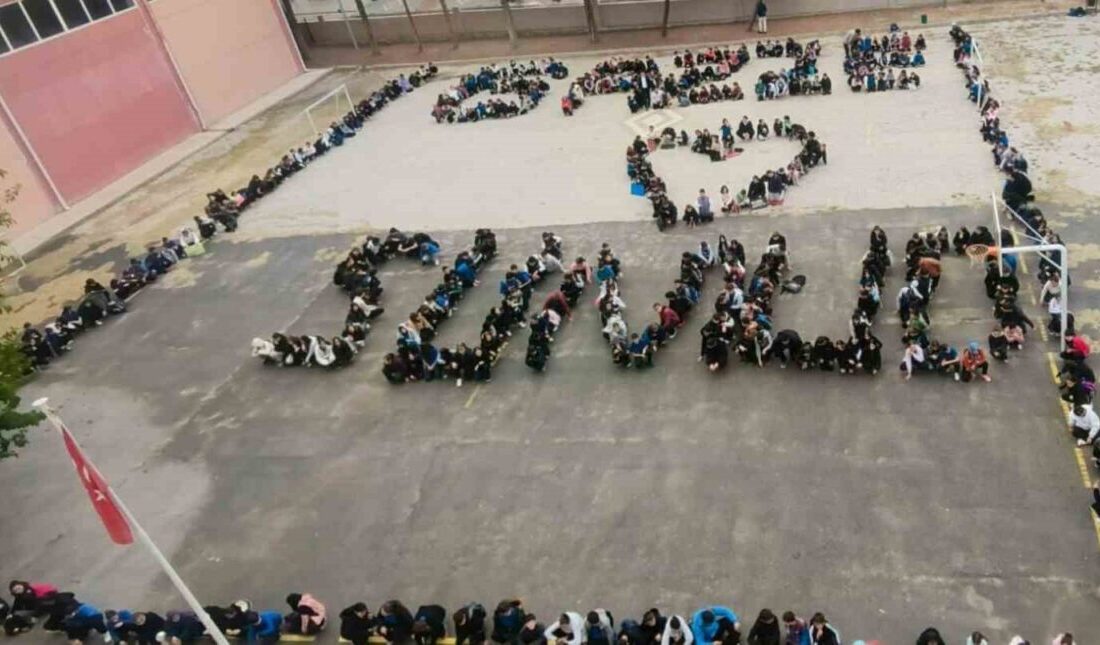 Gediz İlçe Milli Eğitim Müdürlüğü, zorlu bir insani krizden geçen