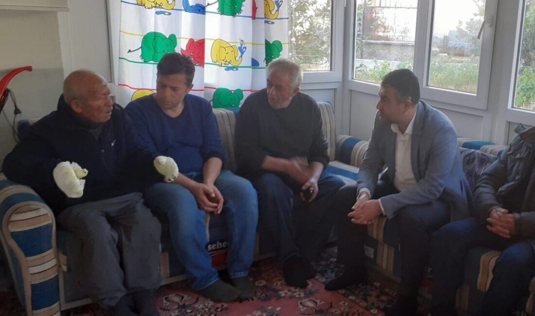 Kütahya’nın Gediz ilçesinde çıkan yangın sonrası iki katlı ahşap bir