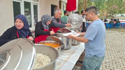 Kütahya’nın Hisarcık ilçesine bağlı Yukarı Yoncaağaç köyünde geleneksel 13’üncü hayır