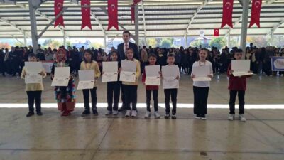 Kütahya’nın Hisarcık ilçesinde Cumhuriyet Bayramı etkinlikleri çerçevesinde düzenlenen yarışmalarda dereceye