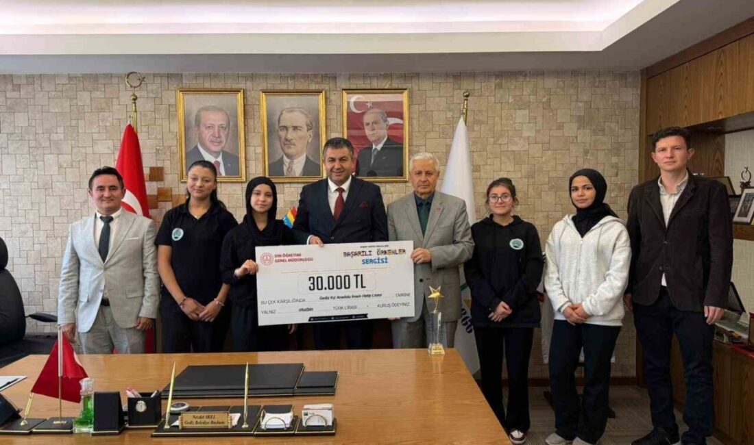 Kütahya’nın Gediz ilçesi, eğitim alanında elde edilen önemli bir başarıyı