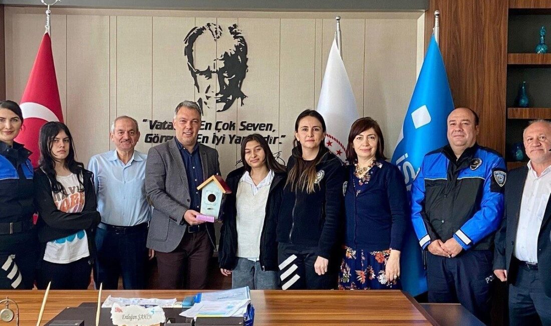 Kütahya’da, “Dumlupınar’da Parlayan Yıldızlar” projesi kapsamında düzenlenen boyama etkinliğinde, özel