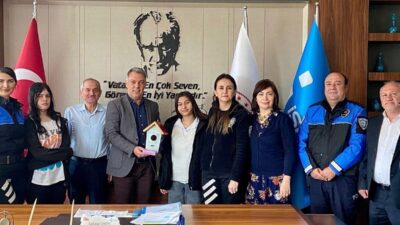 Kütahya’da, “Dumlupınar’da Parlayan Yıldızlar” projesi kapsamında düzenlenen boyama etkinliğinde, özel