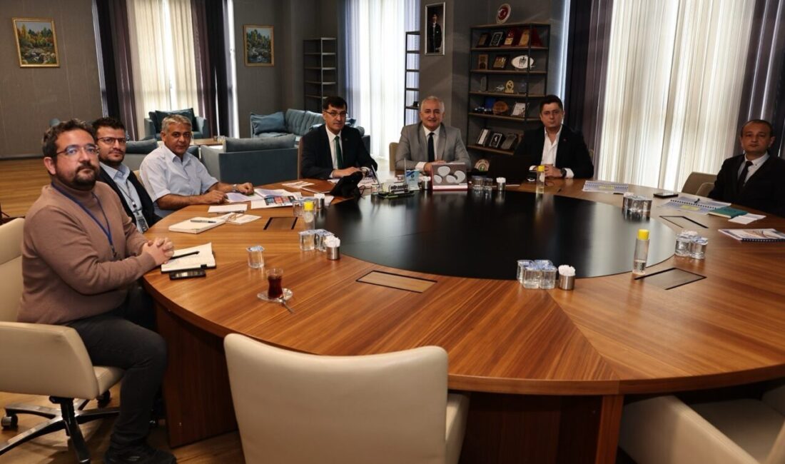 Kütahya Belediyesinde Sürdürülebilir Kalkınma Amaçları (SKA) endeksi eğitimi gerçekleştirildi. Birleşmiş