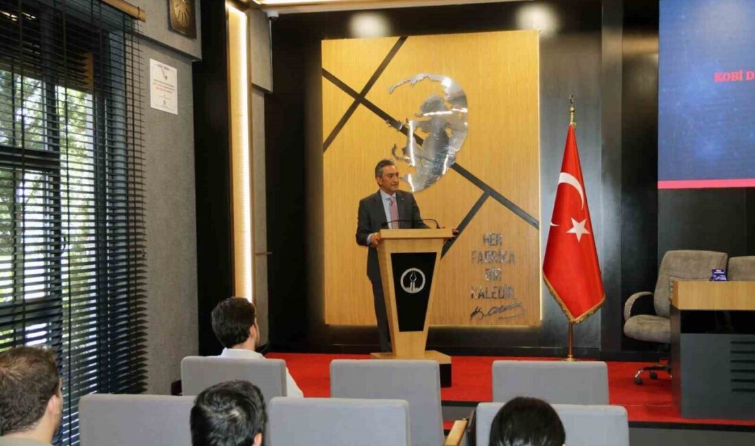 Kütahya Organize Sanayi Bölgesi’nde (OSB) sanayi kuruluşlarını dijital dönüşüm sürecine