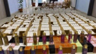 Kütahya’nın Tavşanlı ilçesinde bir araçta 3 bin 755 şişe gümrük