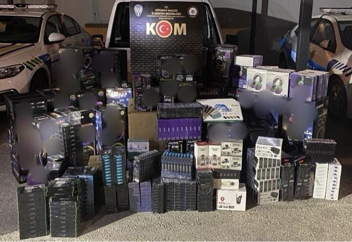 Kütahya’da Kaçakçılık ve Organize Suçlarla Mücadele Şube Müdürlüğü ekiplerince Simav