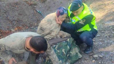 Kütahya merkeze bağlı Karaağaç köyünde kuşburnu toplamak için ormana giden