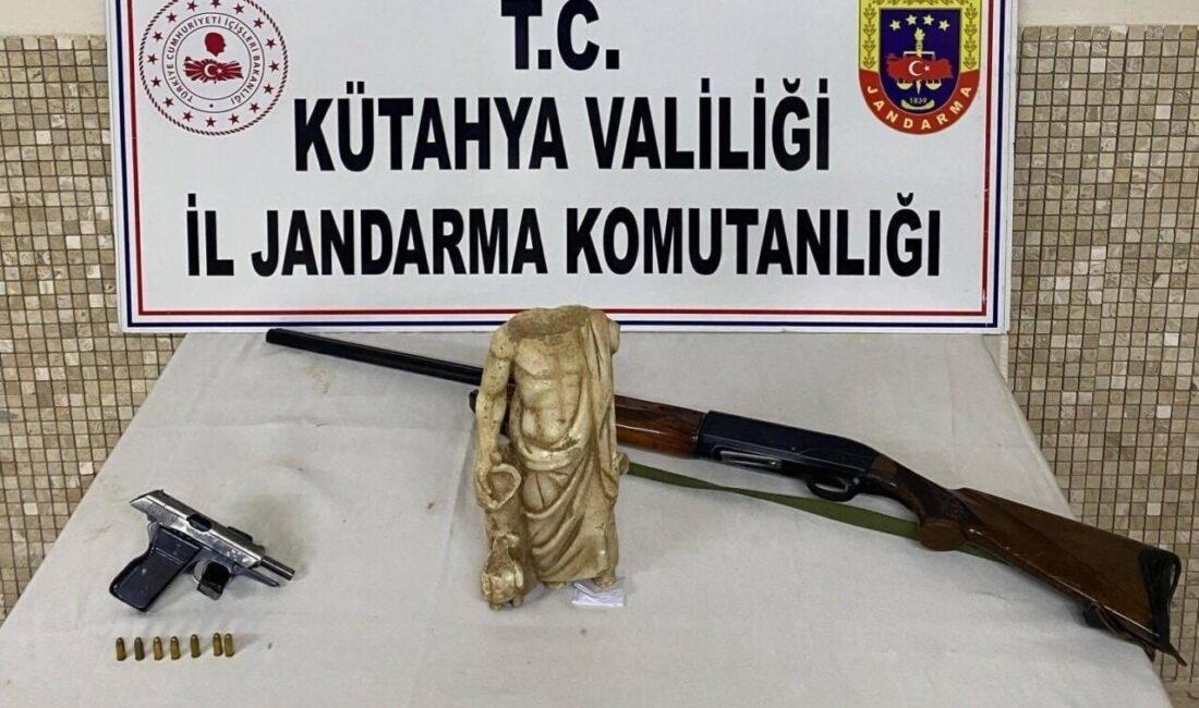 Kütahya’nın Emet ilçesinde jandarma ekipleri tarafından yapılan operasyonda bir köy