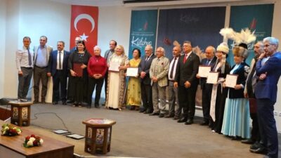 Kütahya’da, Cumhuriyet’in 102. yılı kutlamalarında Türk dünyasının farklı ülkelerinden sanatçıların
