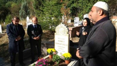 Kütahyalı merhum ressam, neyzen, tezhip ve minyatür sanatçısı Ahmet Yakupoğlu,