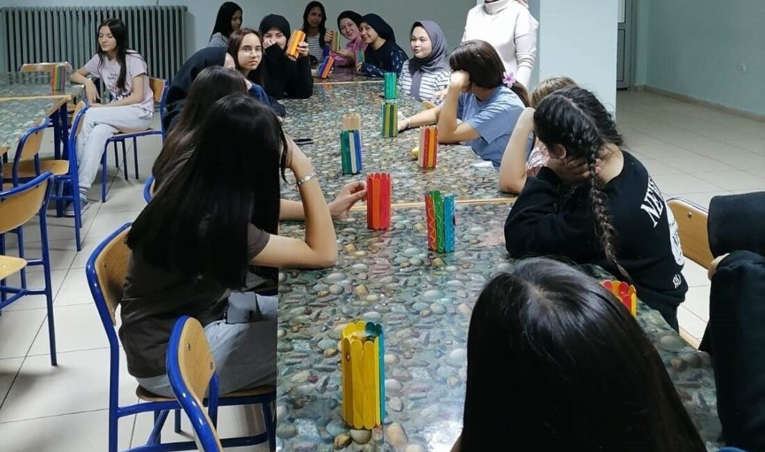 Hisarcık 15 Temmuz Şehitleri Anadolu Lisesi okul pansiyonunda öğrencilerin boş