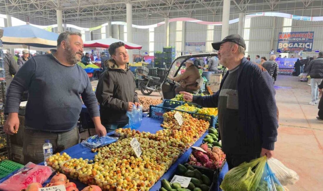 Kütahya’da pazar tezgahlarında yerini alan hünnap büyük ilgi görüyor. Diyabet