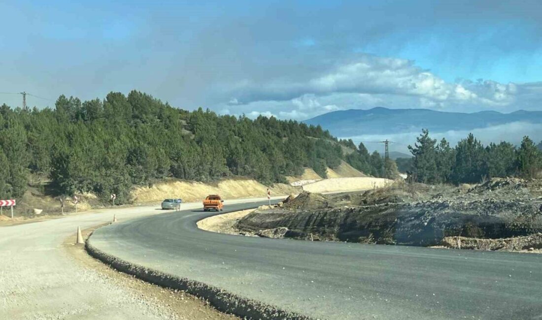 AK Parti Kütahya Milletvekili Mehmet Demir, Tavşanlı-Domaniç Devlet Yolu’nda yapımı
