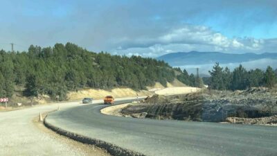 AK Parti Kütahya Milletvekili Mehmet Demir, Tavşanlı-Domaniç Devlet Yolu’nda yapımı