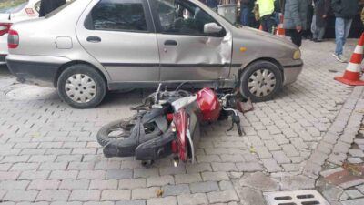 Kütahya’nın Tavşanlı ilçesinde otomobil ile motosikletin çarpışması sonucu meydana gelen