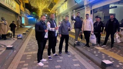 Kütahya’nın Tavşanlı ilçesinde Uzun Çarşı esnafından “her gün sevgili günü”