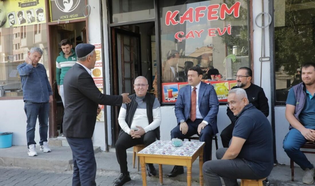 Kütahya Valisi Musa Işın, mahalle ziyaretleri çerçevesinde Balıklı Mahallesi’nde esnaf