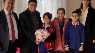 Altıntaş Zafer İlkokulu öğrencileri, 24 Kasım Öğretmenler Günü etkinlikleri çerçevesinde