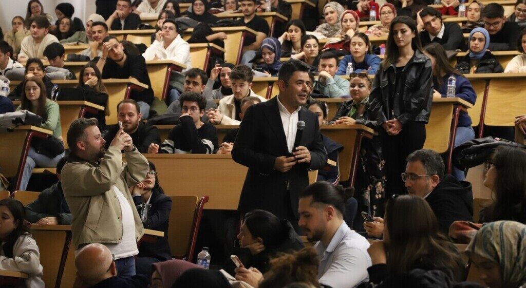 Ulaştırma ve Altyapı Bakan Yardımcısı Osman Boyraz, Kütahya’da düzenlenen programda