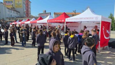 Kütahya Fuat Paşa Ortaokulu’nun öğretmen, öğrenci ve velilerinin katkılarıyla, gelirinin