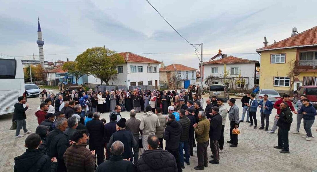 Kütahya’nın Hisarcık ilçesinde Diyanet İşleri Başkanlığı organizasyonunda umre ibadetini yerine