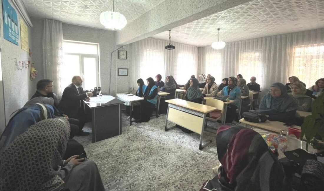 Kütahya İl Müftüsü İrfan Açık, gençlerin dini ve ahlaki gelişimlerine