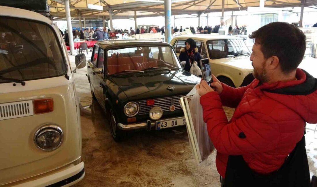 Kütahya Antikacılar Derneği tarafından düzenlenen 34. Antika Pazarı, bu ay